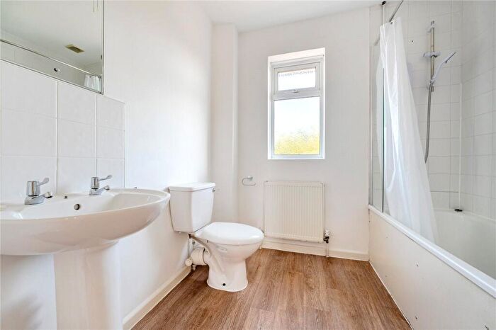 5 Bedroom Detached House To Rent In Church Street, Alton, Hampshire, GU34