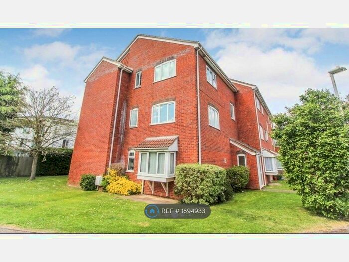 2 Bedroom Flat To Rent In Bexley Court, Reading, RG30