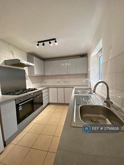 6 Bedroom Terraced House To Rent In Heald Grove, Manchester, M14