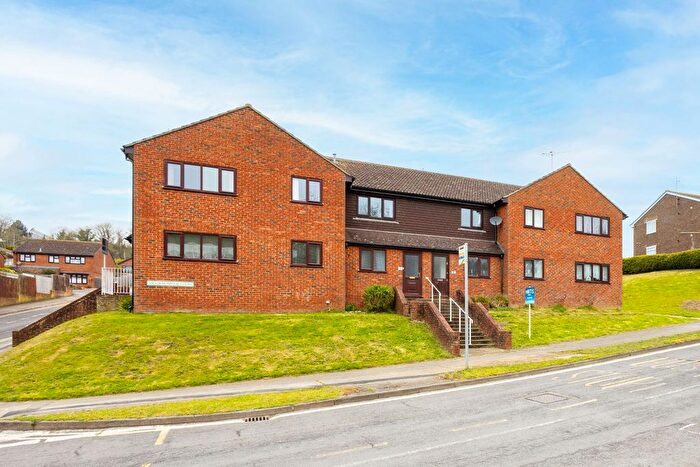 2 Bedroom Flat For Sale In Enbrook Road, Sandgate, CT20