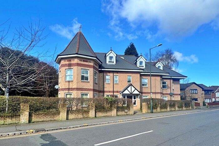 1 Bedroom Flat To Rent In Charminster, BH3