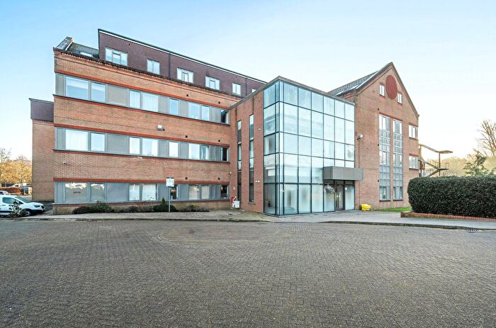 2 Bedroom Flat For Sale In Bartley Way, Hook, Hampshire, RG27