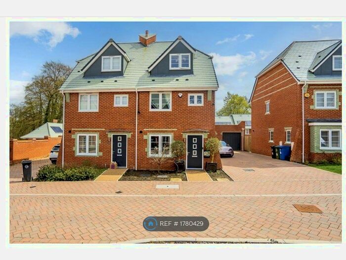 4 Bedroom Semi-Detached House To Rent In Kilty Place, High Wycombe, HP11