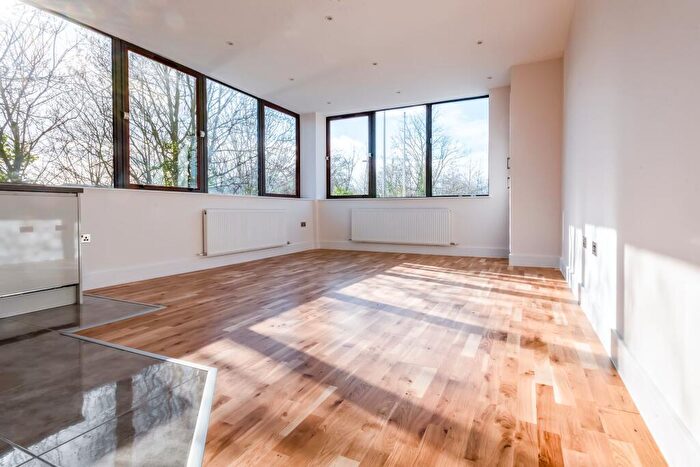 1 Bedroom Flat To Rent In Oak House, Harvest Crescent, Fleet, GU51