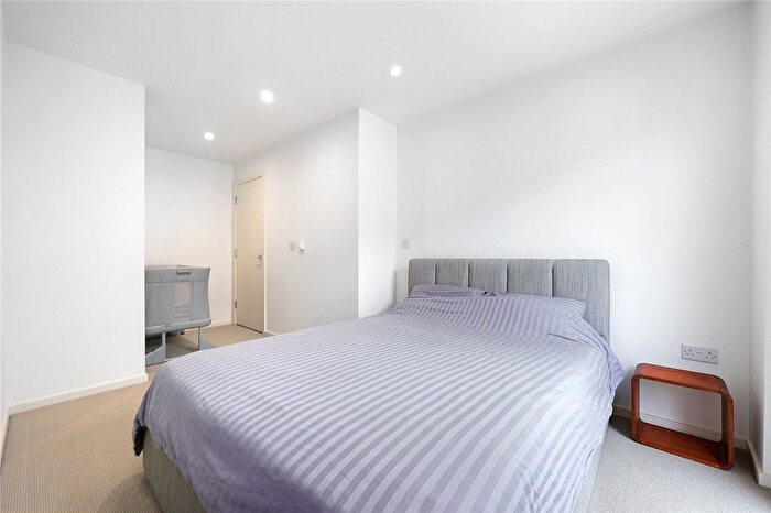 2 Bedroom Flat For Sale In Central Street, London, EC1V