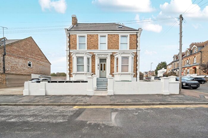 1 Bedroom Flat To Rent In Carlton Avenue, Ramsgate, CT11