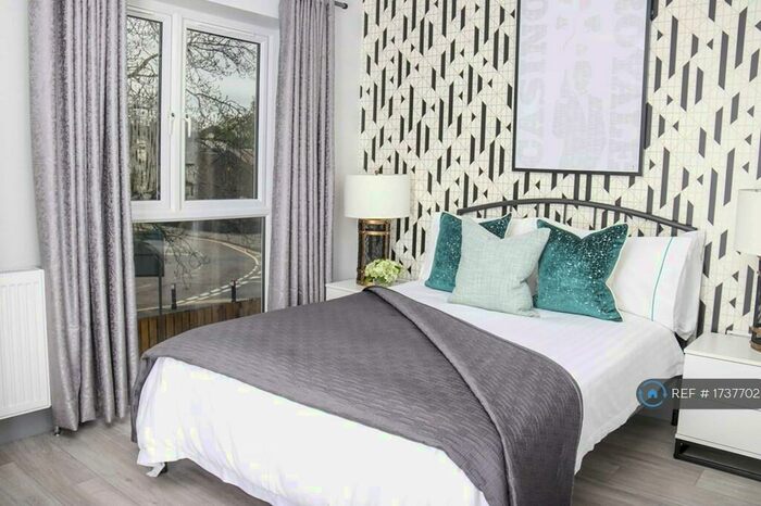 5 Bedroom Semi-Detached House To Rent In Butterworth Path, Luton, LU2