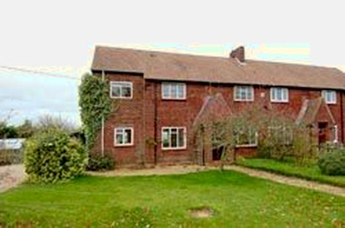 3 Bedroom Cottage To Rent In Brooks Cottage, Brooks Lane, Hambledon, Hampshire, PO7