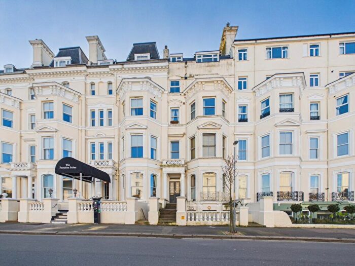 2 Bedroom Apartment For Sale In Clifton Gardens, Folkestone, Kent, CT20