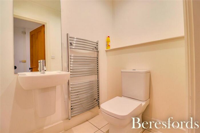 2 Bedroom Duplex For Sale In Myers Court, The Galleries, CM14