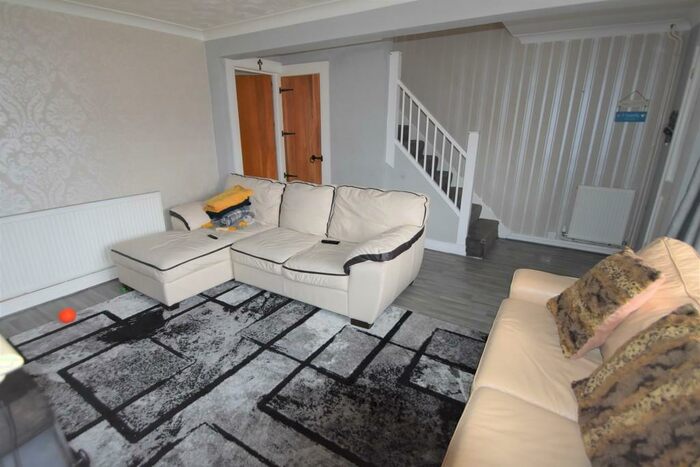 2 Bedroom Semi-Detached House To Rent In Deposit - Free Option Available, PO9