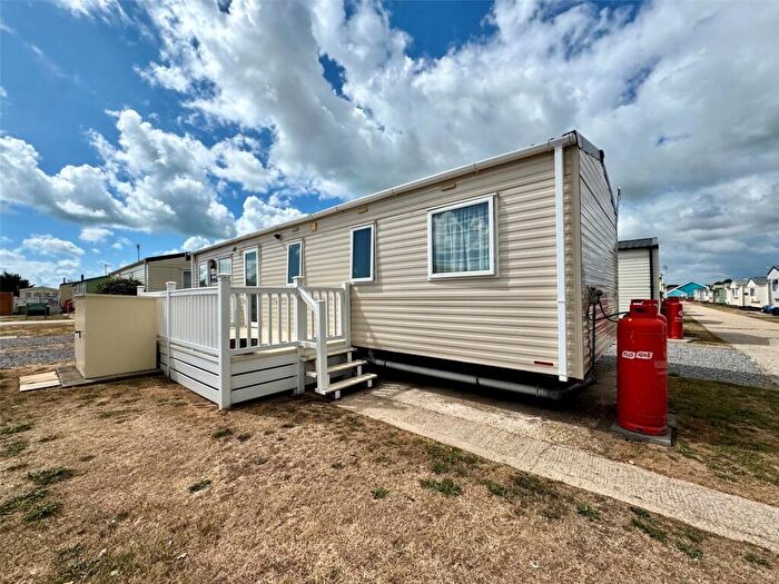 3 Bedroom Park Home For Sale In , Hayling Island, Hampshire, PO11