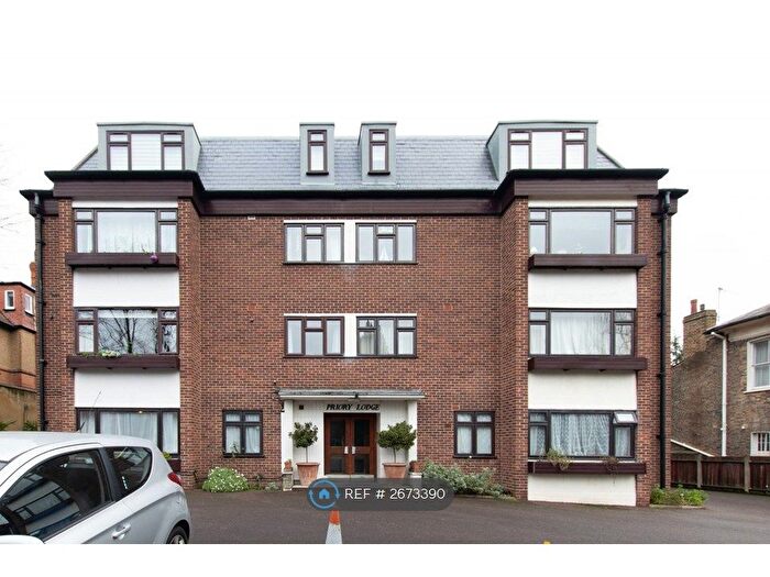 2 Bedroom Flat To Rent In Castlebar Road, London, W5