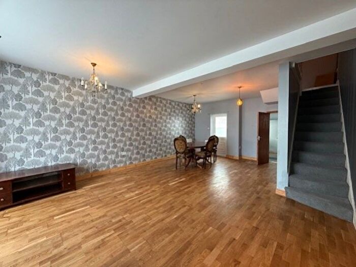 4 Bedroom Terraced House To Rent In Byron Road, Wealdstone, Harrow, Middlesex, HA3