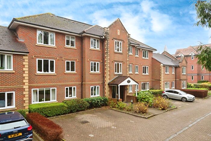 2 Bedroom Flat For Sale In Bayhall Road, Tunbridge Wells, TN2