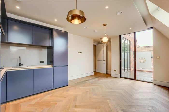 2 Bedroom Flat To Rent In Bronze Foundry House, Edith Row, SW6