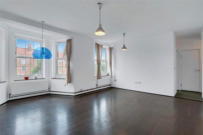 2 Bedroom Flat To Rent In Crandale House, Pembury Road, Hackney, E5