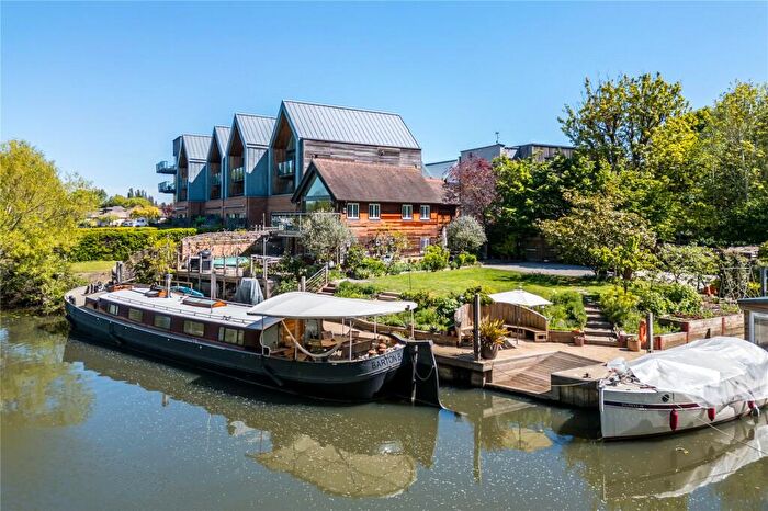 2 Bedroom Detached House For Sale In Jessamy Road, Weybridge, Surrey, KT13