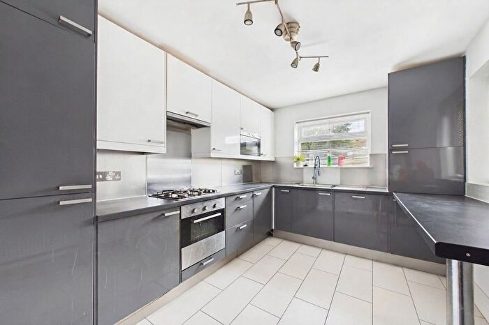 2 Bedroom Flat To Rent In Falkland House, Norfolk Road, Maidenhead, Berkshire, SL6
