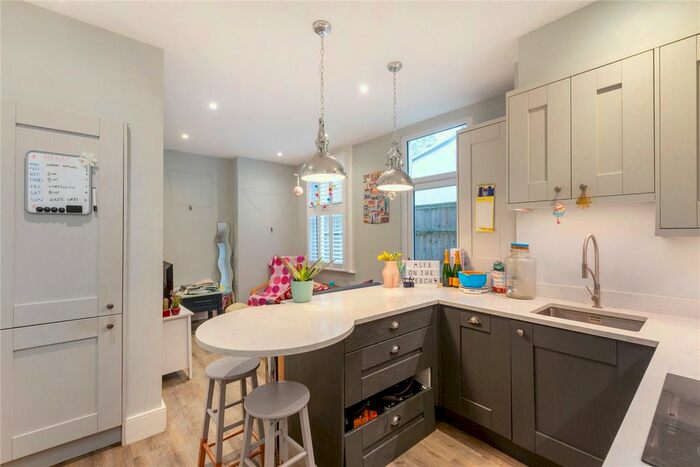 2 Bedroom Flat To Rent In Franciscan Road, London, SW17