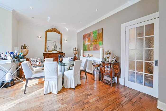 3 Bedroom Flat For Sale In Abbey Road, St John's Wood, London, NW8