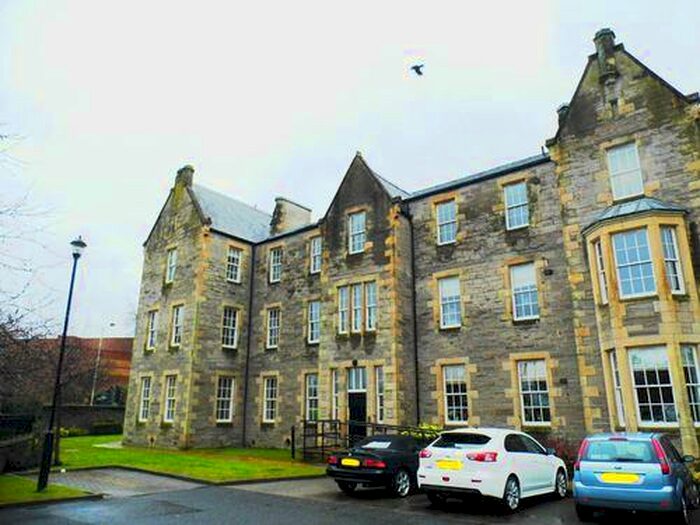 3 Bedroom Flat To Rent In Rosslyn House, Perth, PH2