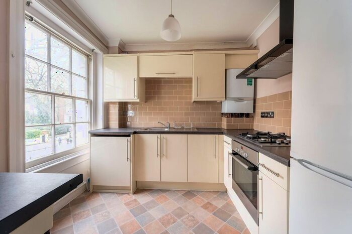 2 Bedroom Flat To Rent In Holland Park Avenue, Holland Park, London, W11