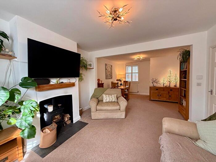 3 Bedroom Terraced House For Sale In Turnpike Road, Blunsdon, Swindon, SN26