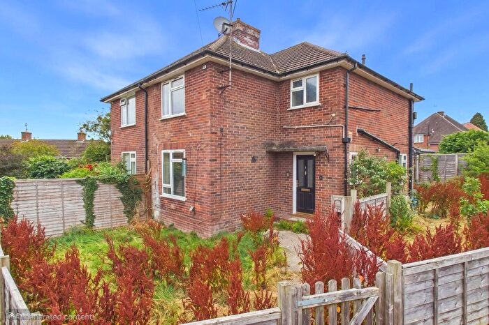 3 Bedroom Semi-Detached House For Sale In Sarum Way, Hungerford, Berkshire, RG17