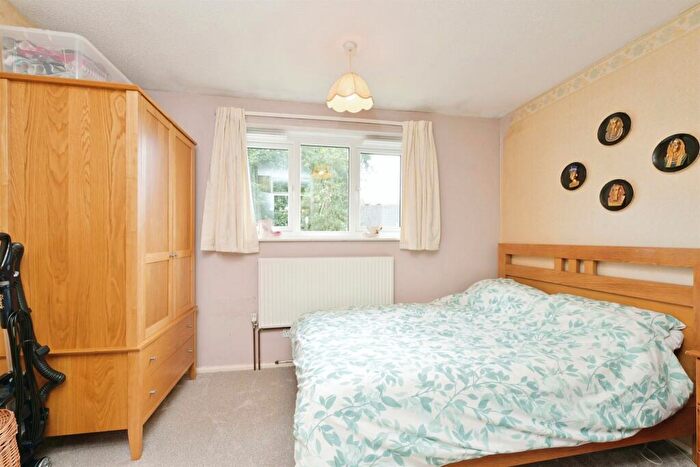 2 Bedroom Semi-Detached House For Sale In Manorfield Close, Northampton, NN3