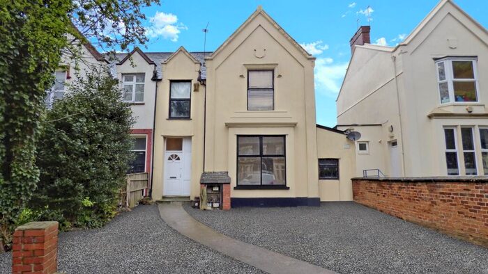 2 Bedroom Flat To Rent In Newport Road, Cardiff, CF24