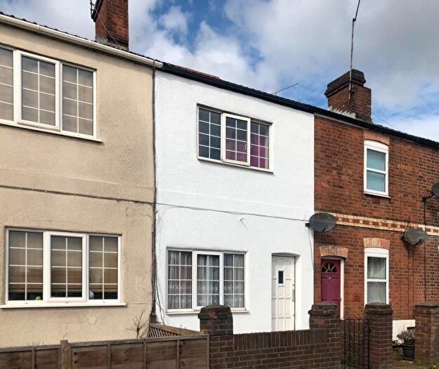 2 Bedroom Terraced House To Rent In Church Road, Reading, RG6