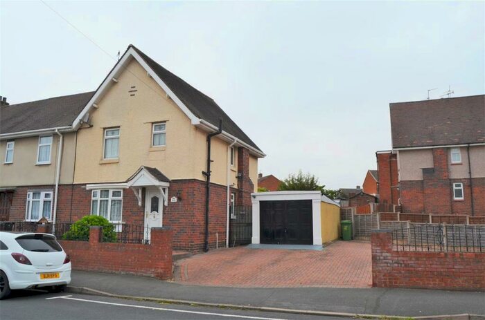 3 Bedroom End Of Terrace House To Rent In Molyneux Road, Dudley, DY2