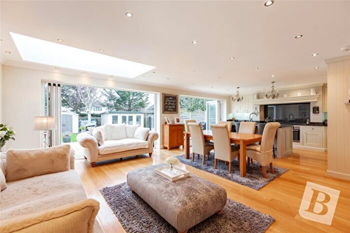4 Bedroom Detached House For Sale In Elmdene Avenue, Emerson Park, RM11