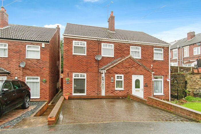 3 Bedroom Semi Detached House For Sale In West View, Ackworth, Pontefract, WF7