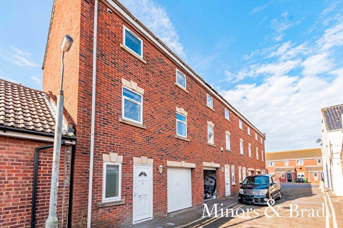 3 Bedroom Semi-Detached House To Rent In Sultan Place, Great Yarmouth, NR30