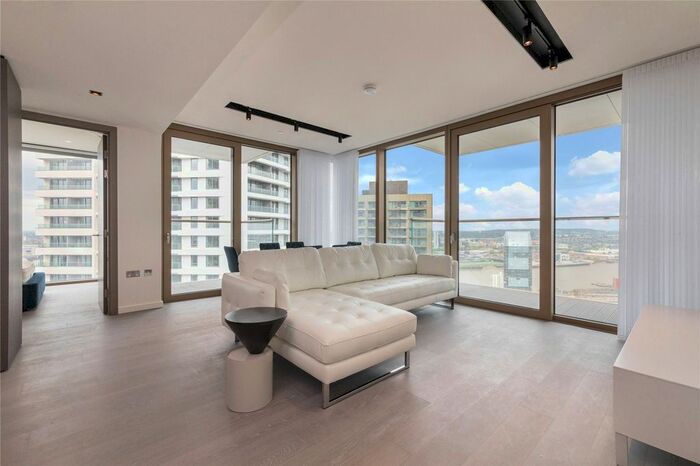 2 Bedroom Flat To Rent In Park Drive, Millwall, E14