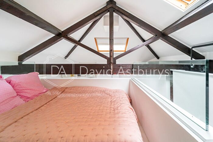 1 Bedroom Flat To Rent In Kingsway Place, Clerkenwell, London, EC1R