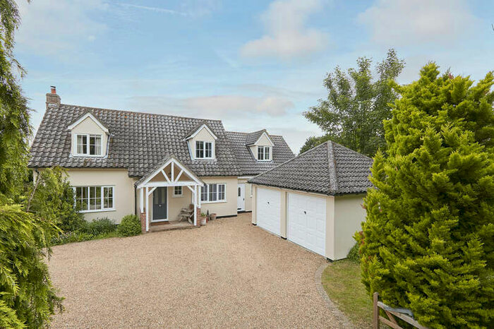 4 Bedroom Chalet House For Sale In Lawshall, Bury St Edmunds, IP29