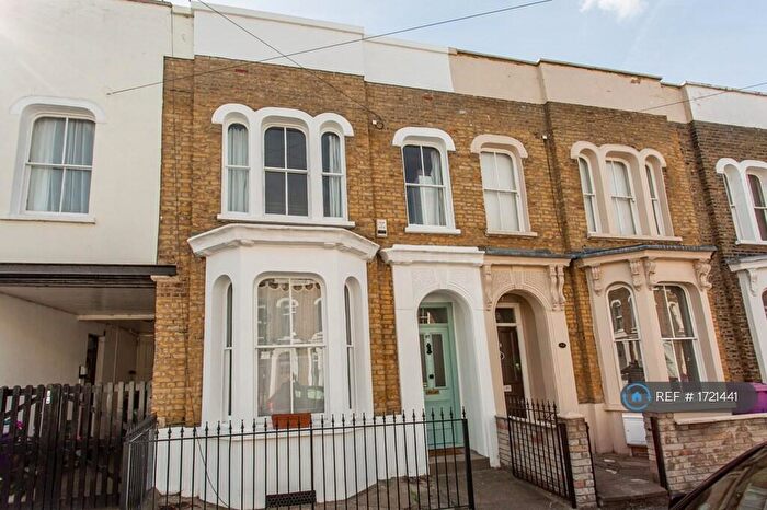 4 Bedroom Terraced House To Rent In Clinton Road, London, E3