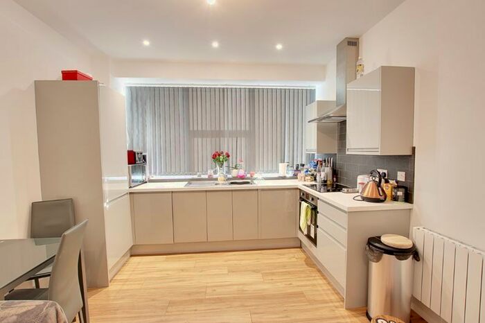 2 Bedroom Flat To Rent In Pavilions Court, Windsor Road, Trowbridge BA14