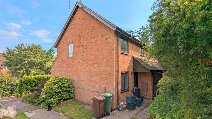 1 Bedroom Terraced House To Rent In Larkswood Rise, Jersey Farm, St Albans, AL4