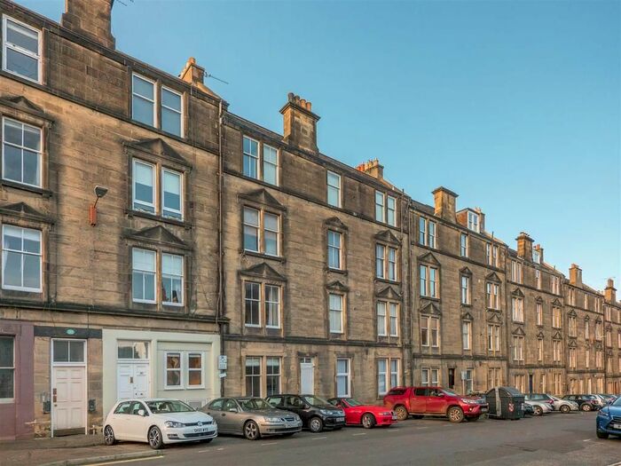 1 Bedroom Flat To Rent In Dean Park Street, Edinburgh EH4