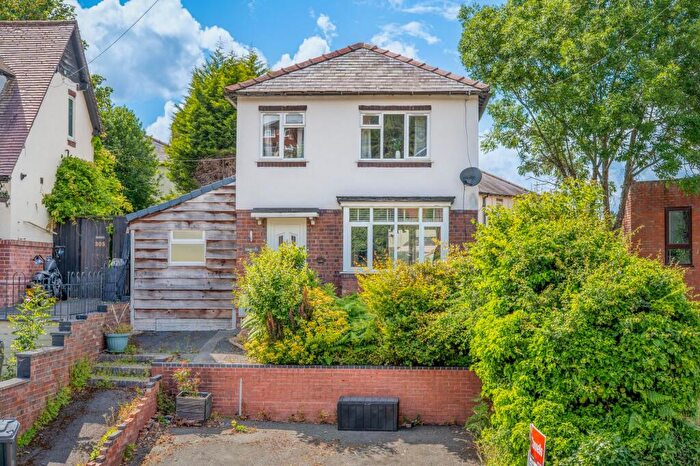 3 Bedroom Detached House For Sale In Chester Road North, Kidderminster, DY10