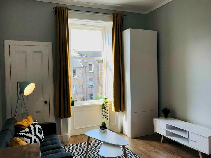 2 Bedroom Apartment To Rent In Westmoreland Street, Glasgow, G42