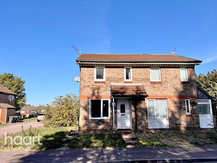 2 Bedroom Semi-Detached House For Sale In Penda Close, Luton, LU3