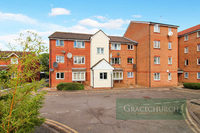 1 Bedroom Flat For Sale In Whitehead Close, Edmonton, N18