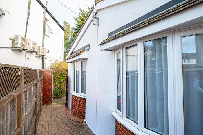 2 Bedroom Detached Bungalow For Sale In Britannia Gardens, Westcliff-on-sea, SS0