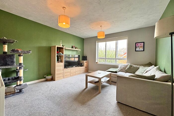 2 Bedroom Flat For Sale In Angelica Way, Whiteley, PO15