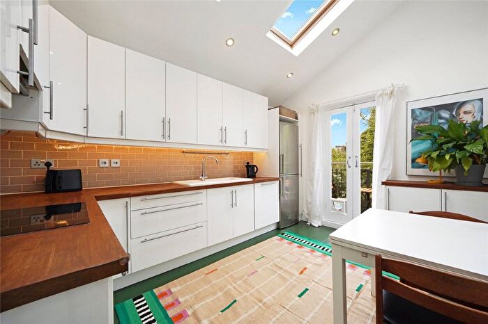 4 Bedroom Flat For Sale In Tytherton Road, London, N19